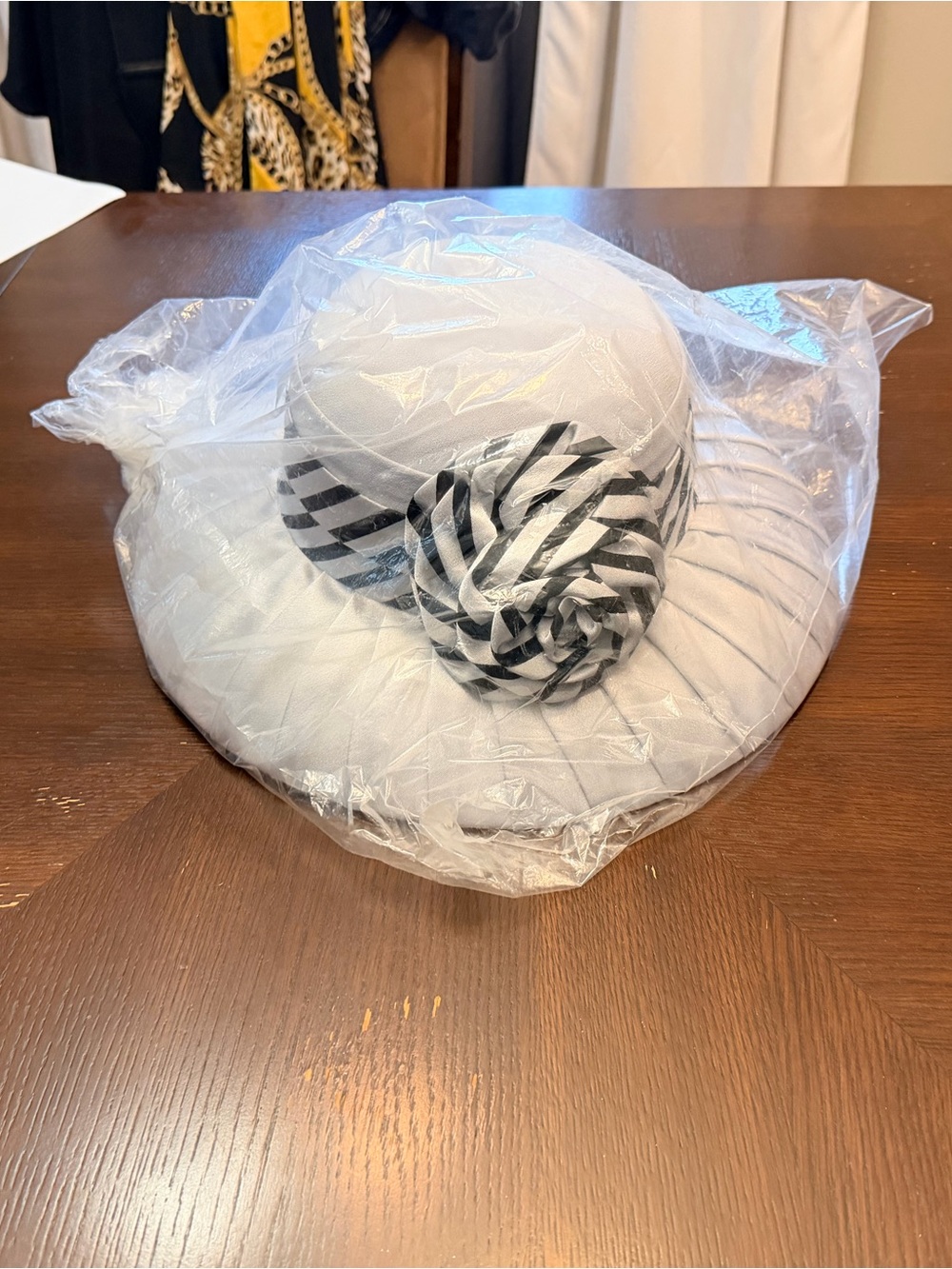 Elegant Grey Ladies' Wide-Brim Decorative Hat with Striped Flower Accent